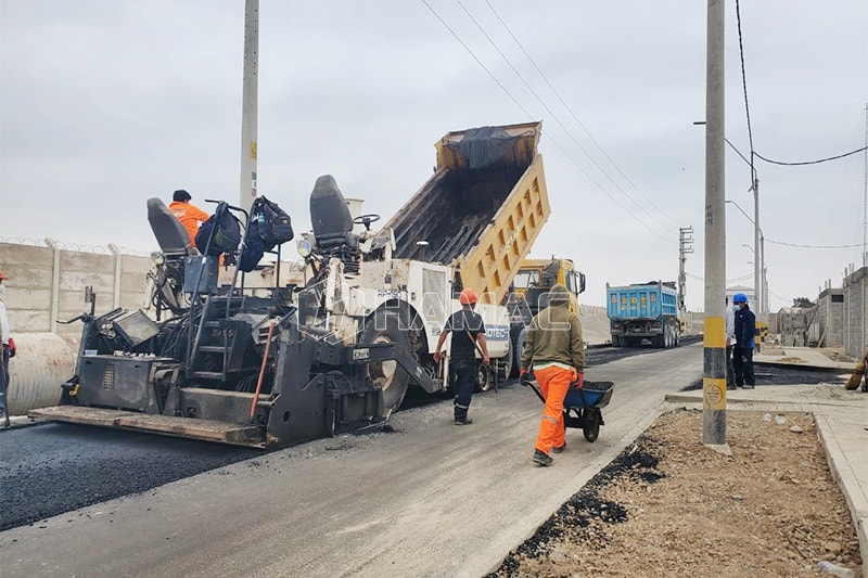 hot asphalt concrete at site